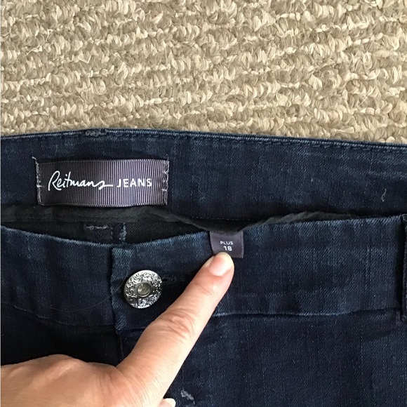 Plus Size Reitmans Capris - Picture 4 of 5